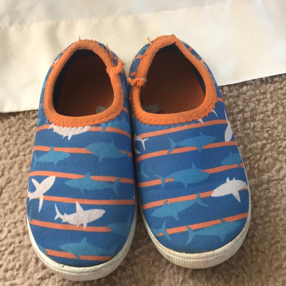 Toddler water shoes